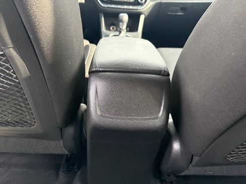 Used 2018 Hyundai Elantra GT image 21