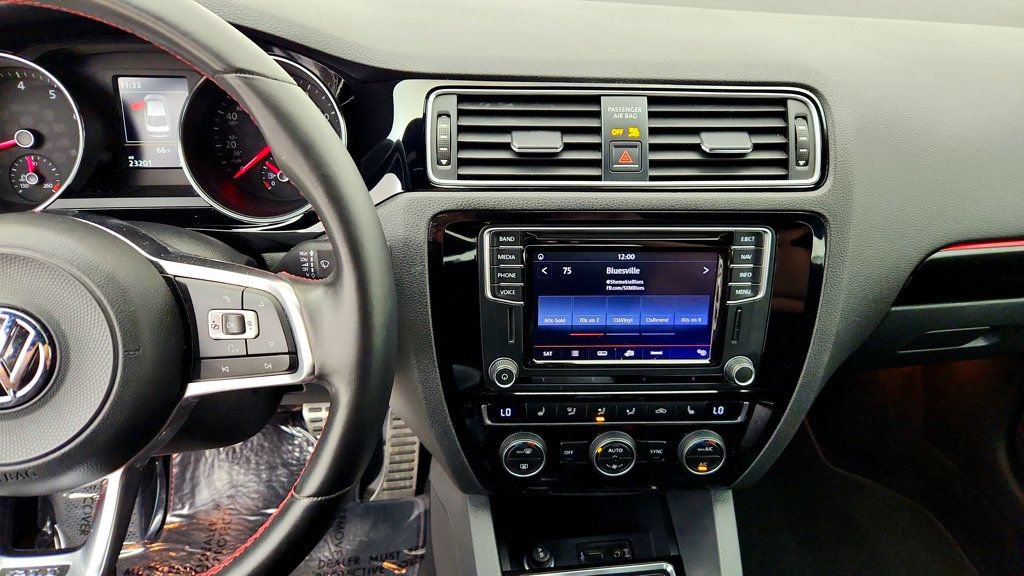Used 2017 Volkswagen Jetta GLI FWD image 18