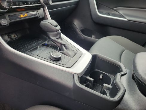 Used 2025 Toyota RAV4 XLE image 29