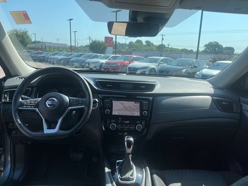 Used 2019 Nissan Rogue SV w/ Premium Package FWD image 23