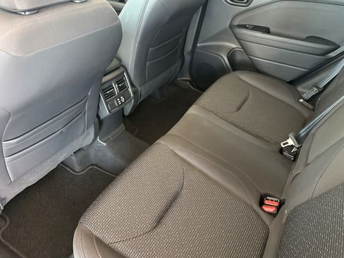 Used 2025 Subaru Forester Premium AWD/4WD image 12
