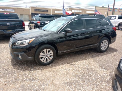 Used 2017 Subaru Outback 2.5i Premium AWD/4WD image 4