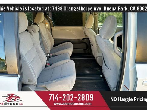 Used 2017 Toyota Sienna LE FWD image 22