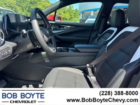 New 2025 Chevrolet Blazer EV LT image 11