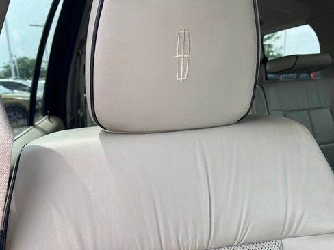 Used 2009 Lincoln Navigator 4WD image 35