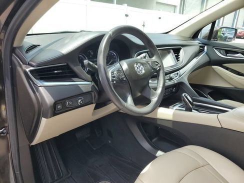 Used 2018 Buick Enclave Essence FWD image 19
