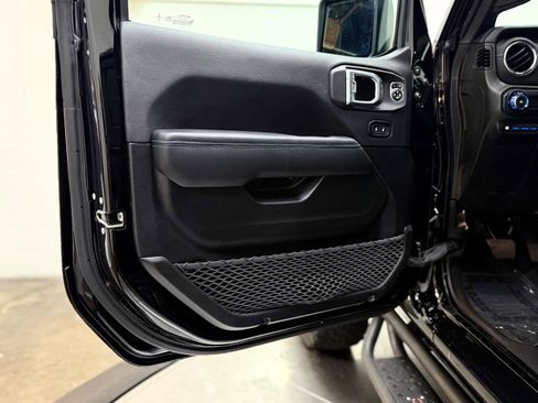 Used 2023 Jeep Wrangler Unlimited Rubicon 4xe w/ Steel Bumper Group AWD/4WD image 11