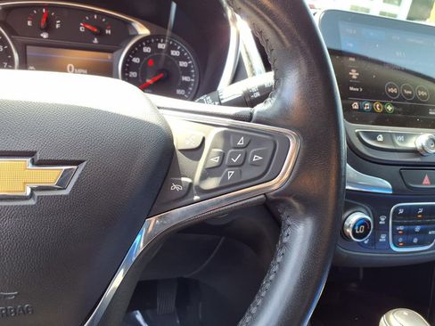 Used 2020 Chevrolet Equinox Premier FWD image 18