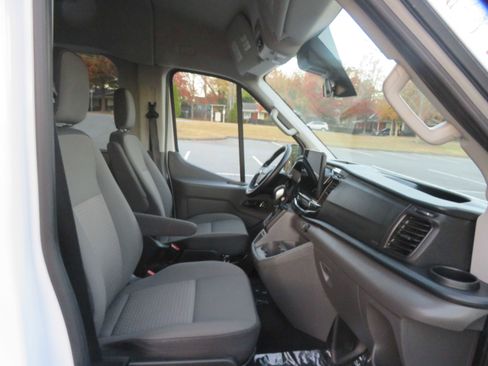 Used 2024 Ford Transit 350 XLT image 33