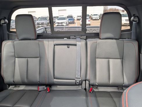 Used 2024 Nissan Titan PRO-4X w/ Pro-4x Convenience Package AWD/4WD image 13