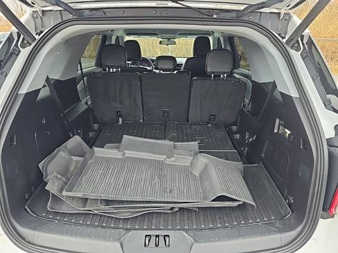 Used 2021 Ford Explorer XLT w/ Equipment Group 202A image 25