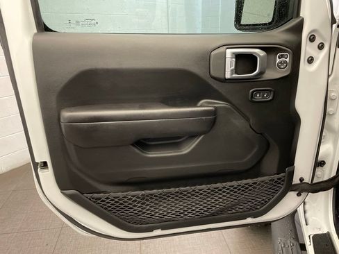 Used 2021 Jeep Wrangler Unlimited Rubicon AWD/4WD image 16
