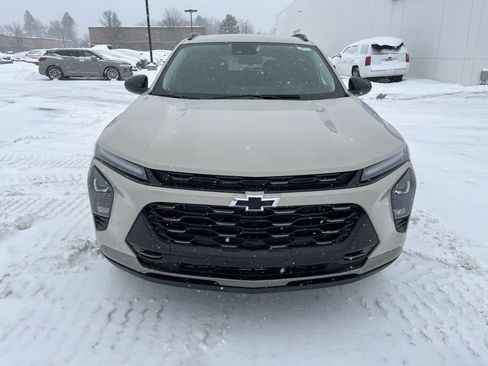 New 2026 Chevrolet Trax ACTIV w/ Driver Confidence Package image 2