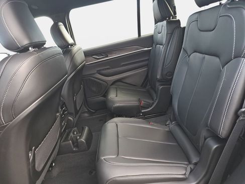 New 2025 Jeep Grand Cherokee L Limited w/ Black Appearance Package AWD/4WD image 16