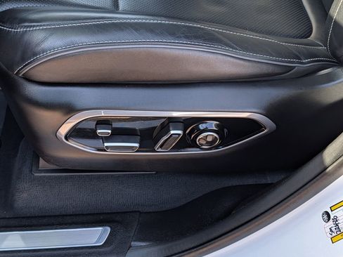 Used 2023 Jeep Grand Cherokee L Overland w/ Advanced Protech Group III image 19