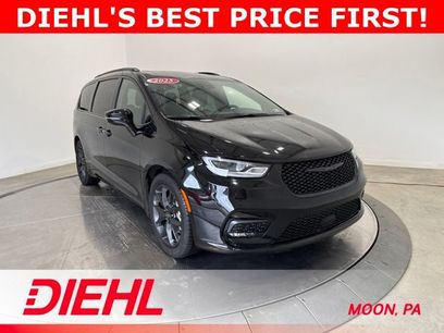 Used 2025 Chrysler Pacifica Limited
