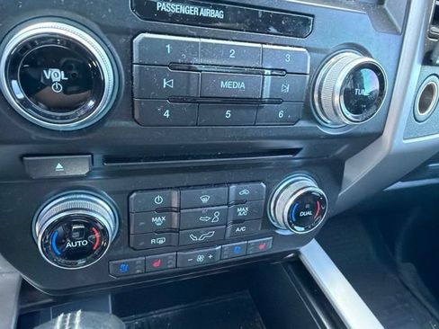 Used 2018 Ford F150 Lariat w/ Equipment Group 502A Luxury AWD/4WD image 12