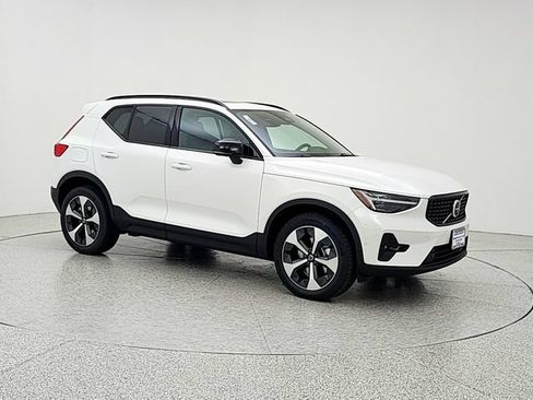 New 2026 Volvo XC40 B5 Plus w/ Protection Package Premier AWD/4WD image 3