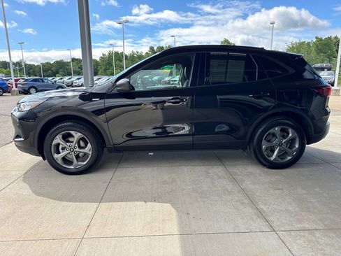 Certified 2025 Ford Escape ST-Line w/ Tech Pack #1 AWD/4WD image 4