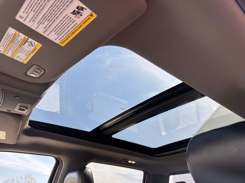 Used 2019 Ford F150 Lariat w/ Equipment Group 502A Luxury AWD/4WD image 23