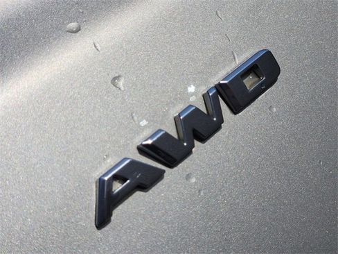 Used 2017 Cadillac XT5 Platinum image 12