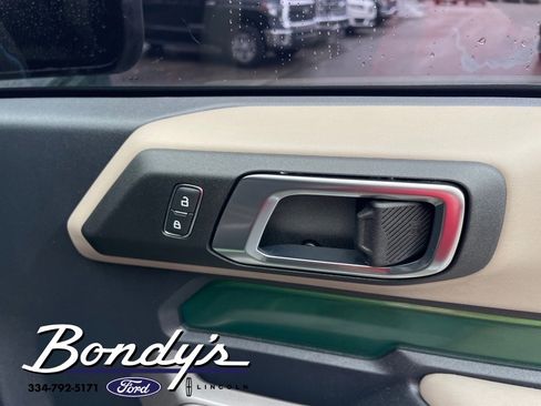 Used 2022 Ford Bronco Wildtrak image 23