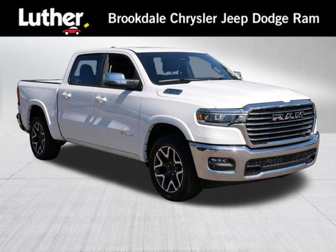 Used 2025 RAM 1500 Laramie AWD/4WD image 1