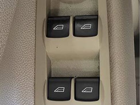 Used 2016 Ford Escape SE w/ Equipment Group 201A FWD image 11
