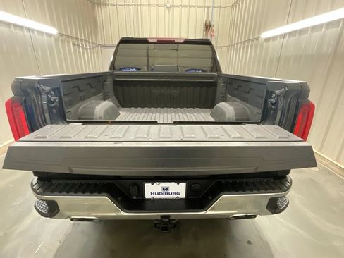 Used 2023 GMC Sierra 1500 SLT AWD/4WD image 29