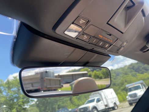 Used 2017 Porsche 911 Carrera 4S image 24