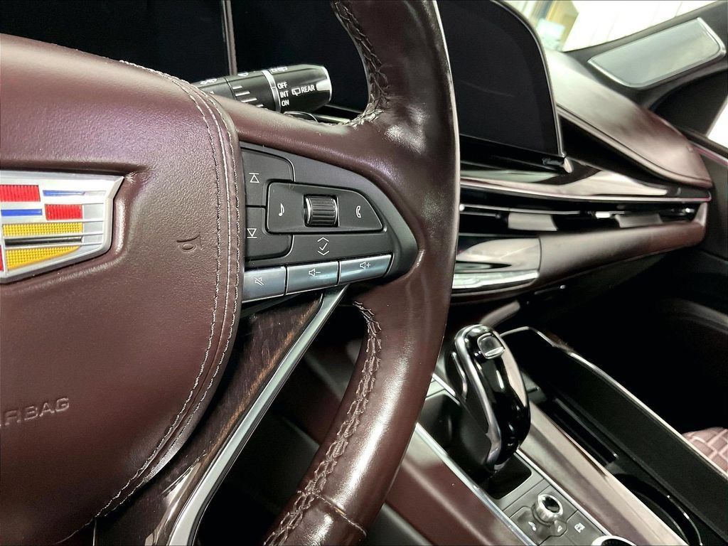 Used 2024 Cadillac Escalade Sport Platinum w/ Heavy-Duty Trailer Package AWD/4WD image 25