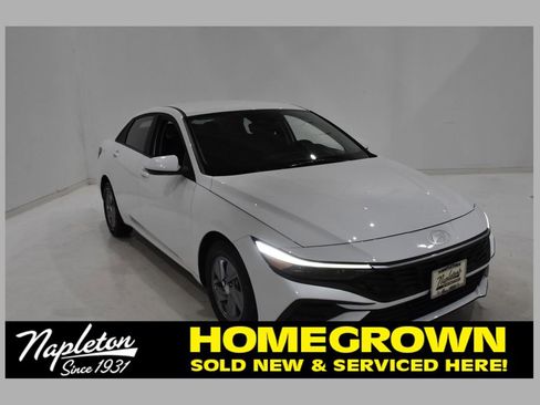 Used 2025 Hyundai Elantra SE FWD image 1