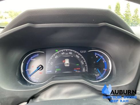 Used 2024 Toyota RAV4 XLE AWD/4WD image 38