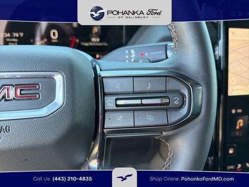 Used 2025 GMC Yukon AT4 w/ AT4 Premium Package AWD/4WD image 17