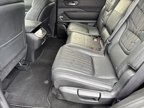 Used 2025 Nissan Armada PRO-4X w/ Pro-4X Premium Package AWD/4WD image 14