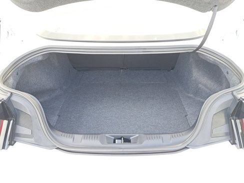 Certified 2025 Ford Mustang Coupe image 9