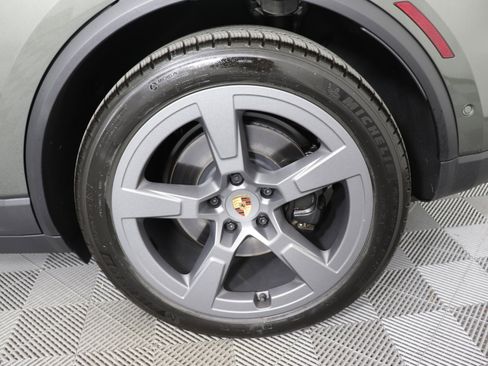 Used 2025 Porsche Macan Electric image 16