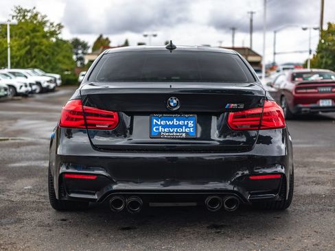 Used 2016 BMW M3 RWD image 11