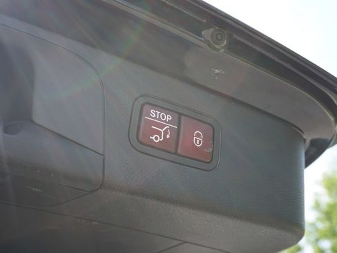 Certified 2021 Mercedes-Benz GLC 300 image 24