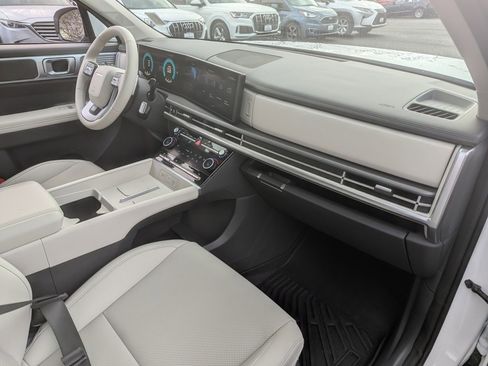 Used 2024 Hyundai Santa Fe SEL image 38
