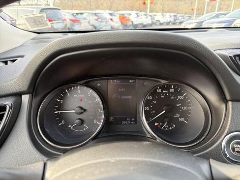 Certified 2019 Nissan Rogue SV image 16