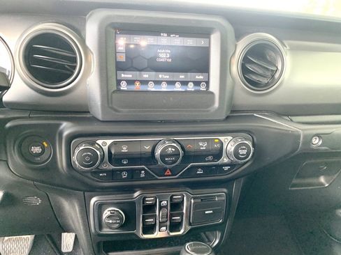 Used 2023 Jeep Gladiator Sport image 17