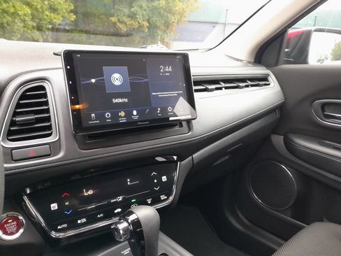 Used 2018 Honda HR-V EX image 21