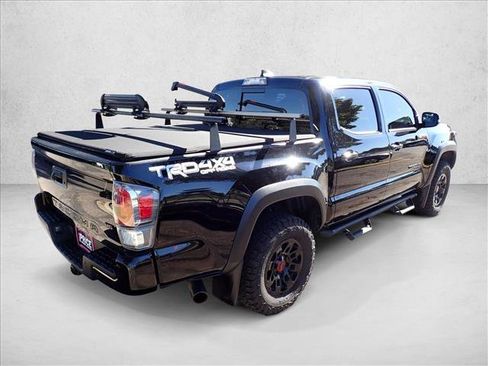 Used 2020 Toyota Tacoma TRD Off-Road w/ TRD Premium Off Road Package AWD/4WD image 4