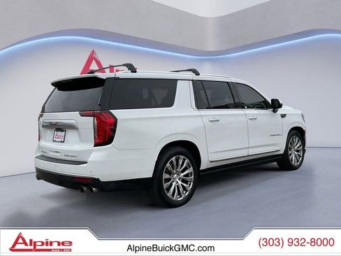 Used 2022 GMC Yukon XL Denali w/ Denali Premium Package image 5
