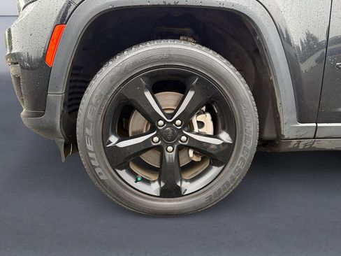 Certified 2023 Jeep Grand Cherokee L Altitude image 12