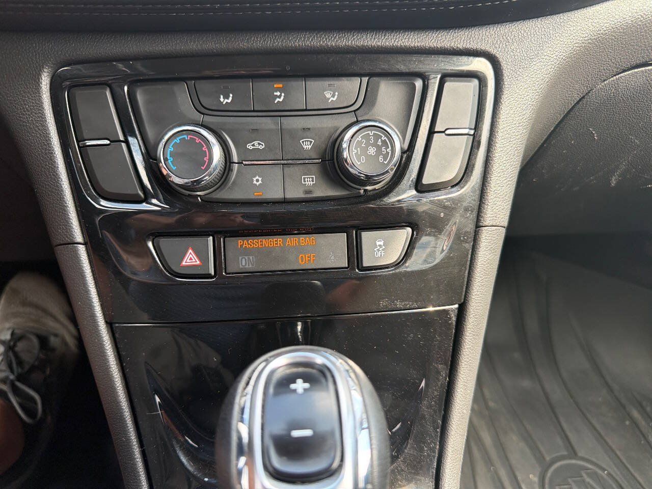 Used 2019 Buick Encore Preferred AWD/4WD image 20
