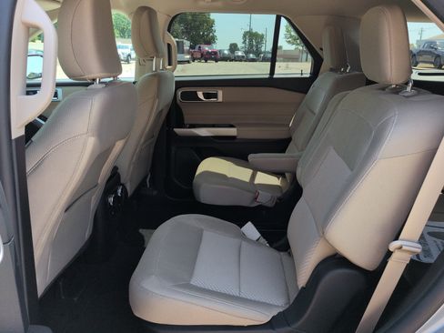 Certified 2023 Ford Explorer XLT RWD image 12