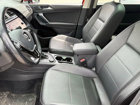 Used 2018 Volkswagen Tiguan SE AWD/4WD image 9
