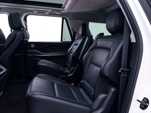 Used 2025 Lincoln Navigator L Reserve image 46